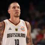 Daniel Theis rejoint la Roca Team